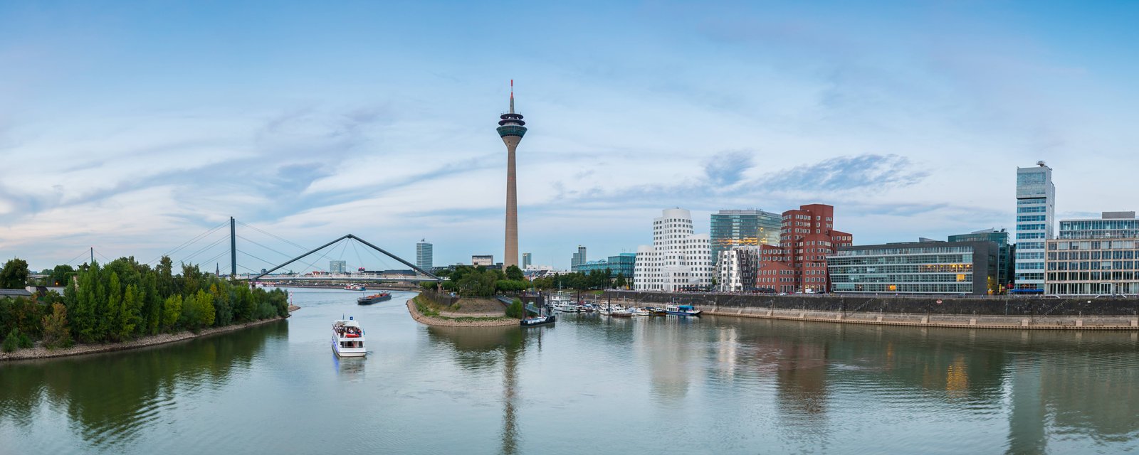Bank Jobs in Düsseldorf: Stadtansicht von Düsseldorf